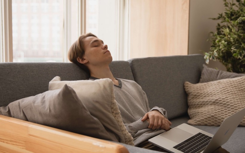 Ik ben altijd moe: de reden waarom jij altijd moe bent en wat je eraan kunt doen